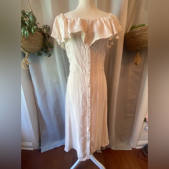 H&M Dresses & Skirts - 💒 5/$30 H& M OFF SHOULDER MIDI DRESS SIZE 12